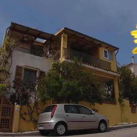 Konukevi Chicca Di Francesca- Santa Teresa 3*