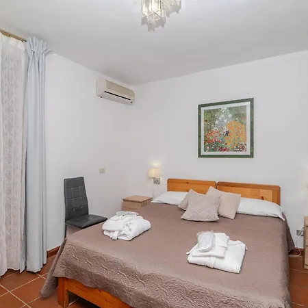 Chicca Di Francesca- Santa Teresa Pensjonat 3*