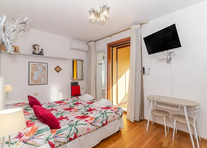 Konukevi Chicca Di Francesca- Santa Teresa 3*